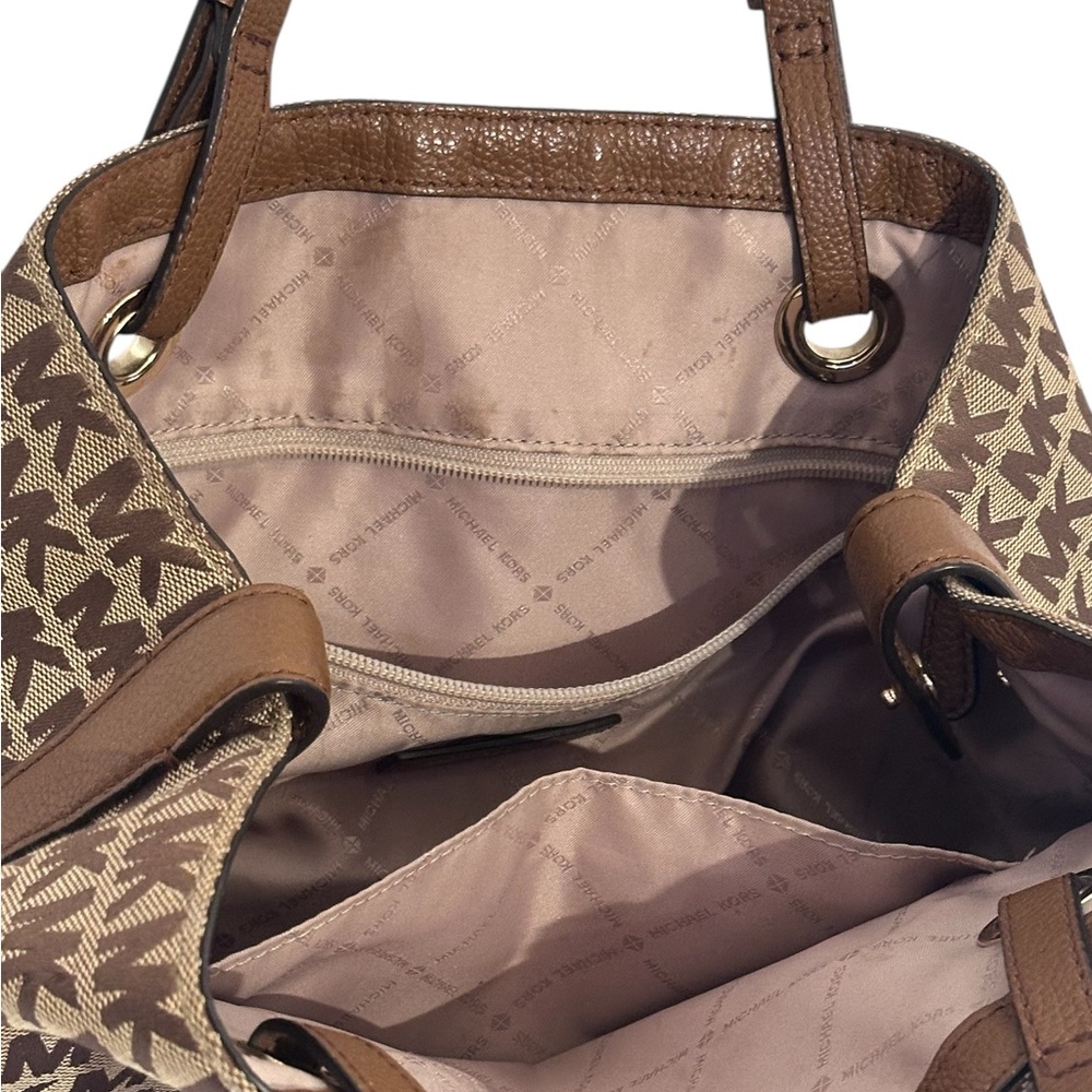 MICHAEL Michael Kors Brown Shoulder Bag with Monogram Pattern - Picture 3 of 4